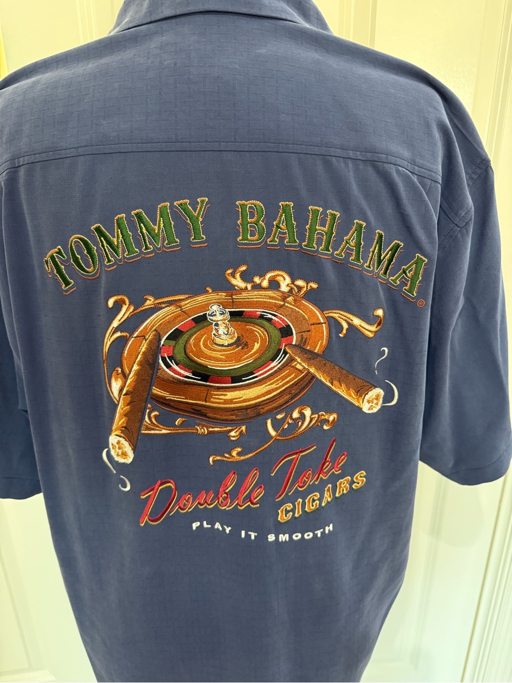 Tommy Bahama Blue 100% Silk Short Sleeve Button-Front Shirt L Double Take Cigars - Picture 2 of 7